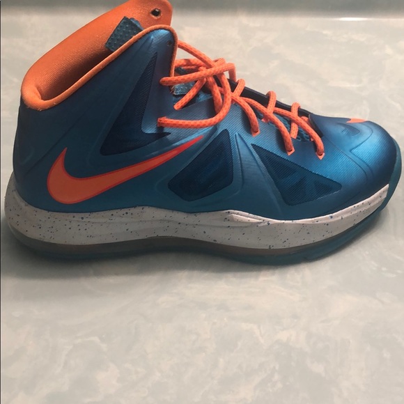 LeBron James - Picture 3 of 4